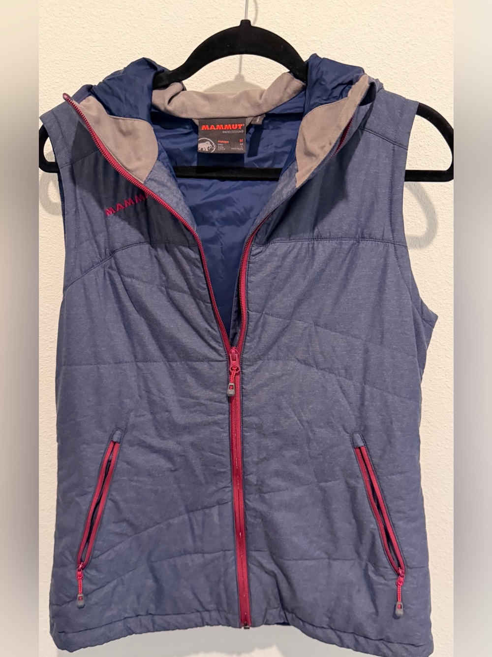 Mammut Navy Hooded Quilted Vest | Women’s | Medium